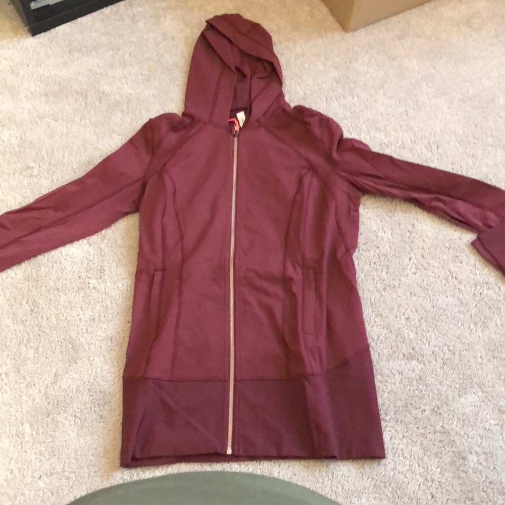 Women’s lulu lemon sweatshirt